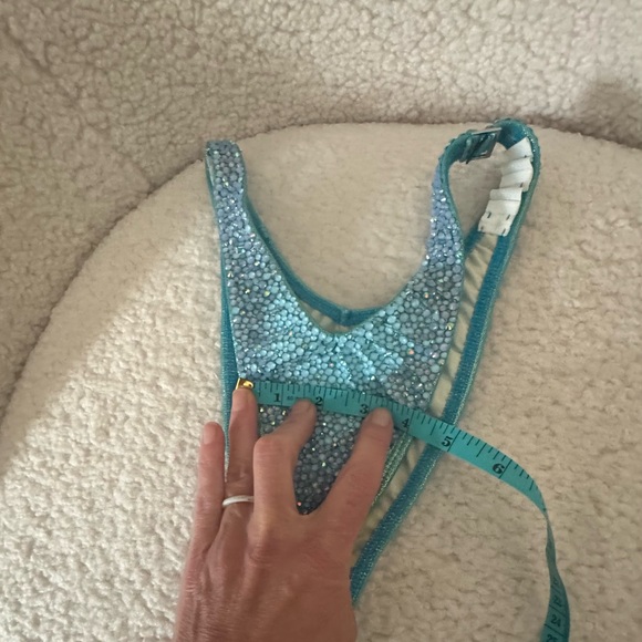 Dazzling Blue NPC Figure Suit - Picture 6 of 10